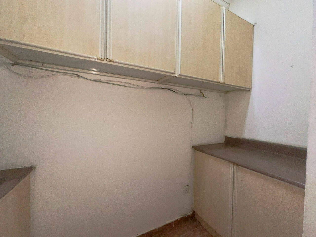 Gudaibiya, Apartments, Flats, Houses & Villas, BHD 130/month,  1 BR,  Gudaibiya:- Rooftop 1Bhk Unfurnished Flat On Rent With Only A/Cs. Bd 130