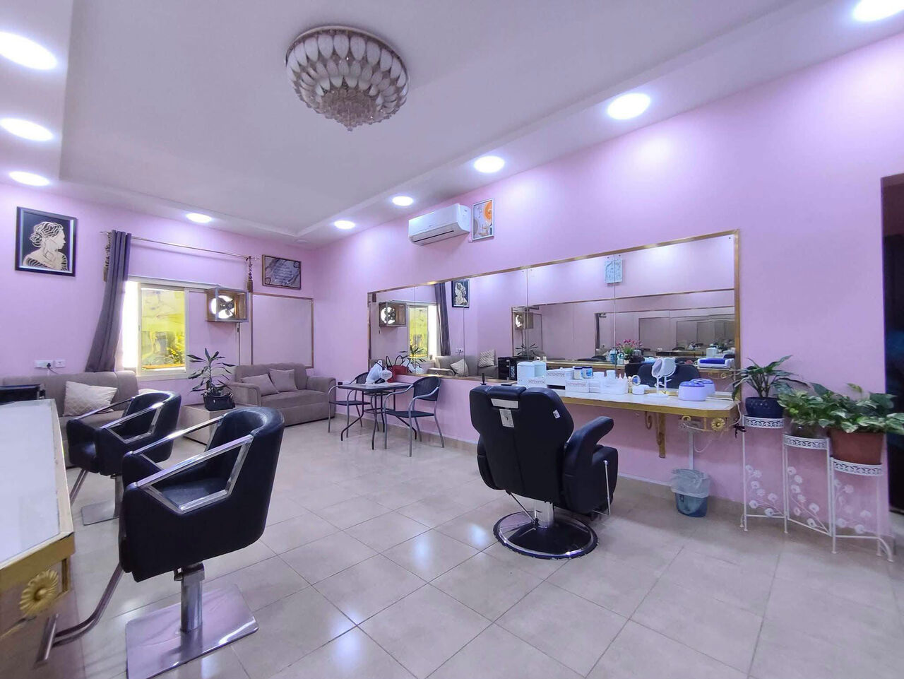 Tubli, Businesses For Sale, ✨ Tubli – Fully Equipped Ladies Salon For Sale 💇‍♀️💅  📍 Prime Location: Tubli