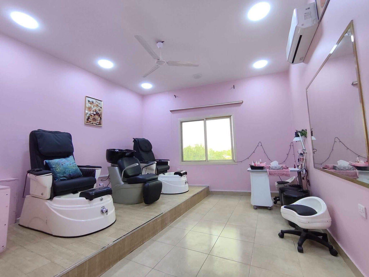 Tubli, Businesses For Sale, ✨ Tubli – Fully Equipped Ladies Salon For Sale 💇‍♀️💅  📍 Prime Location: Tubli