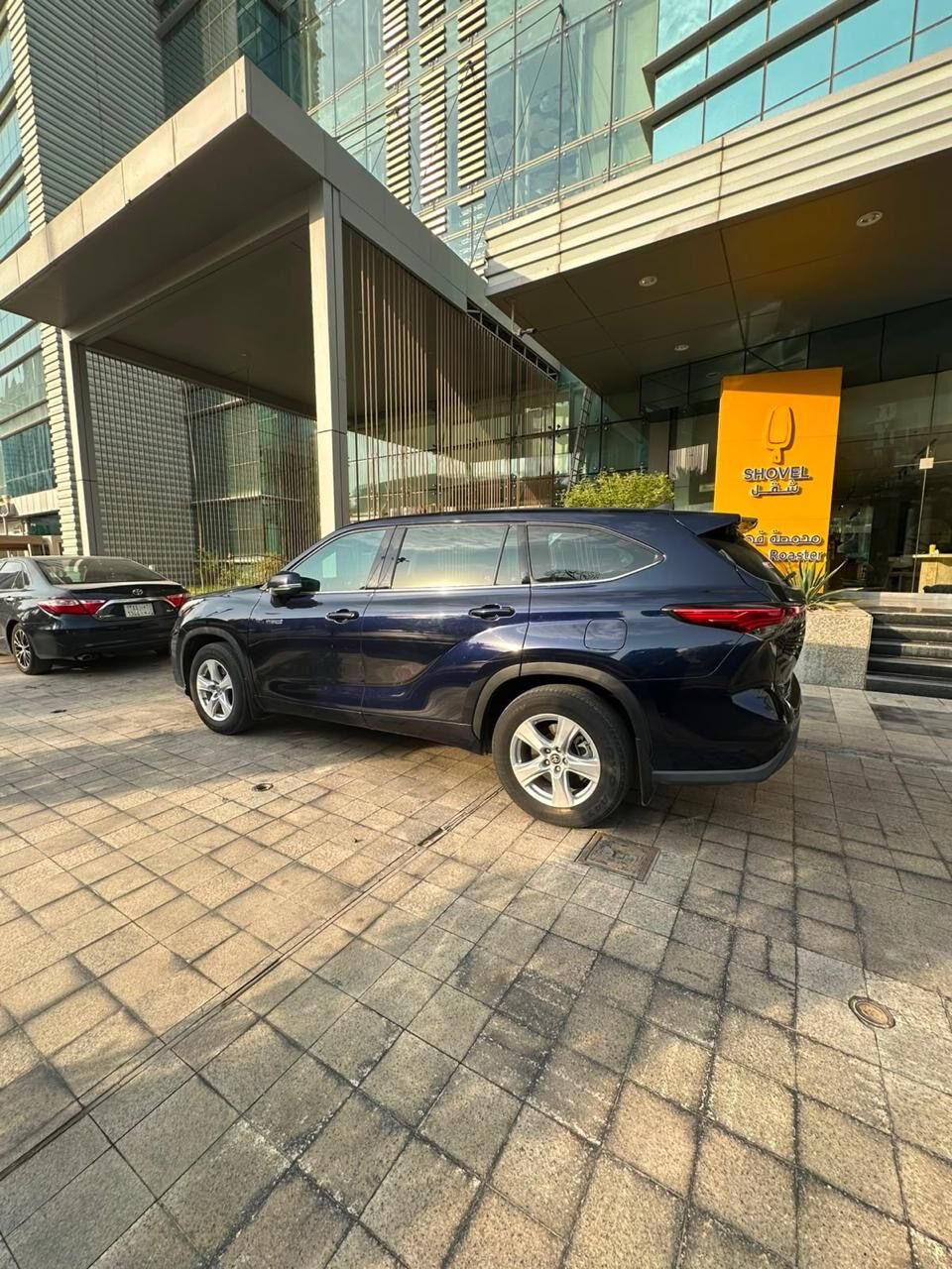 Riyadh, Vehicles, Cars & Trucks , SAR 109000,  Toyota Highlander Hybrid,  2022,  Automatic,  93000 KM,  Toyota Highlander  First Owner