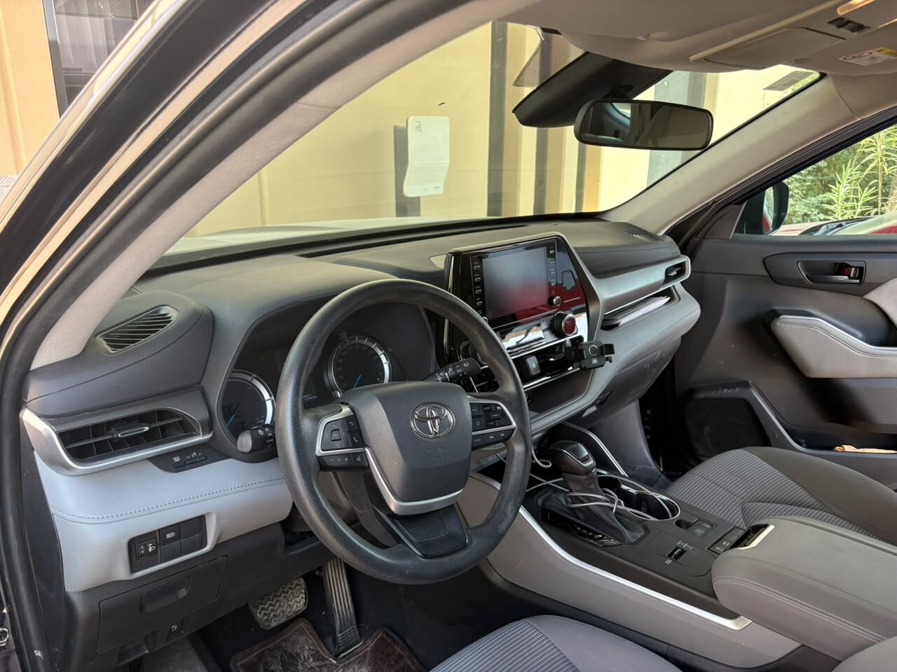 Riyadh, Vehicles, Cars & Trucks , SAR 109000,  Toyota Highlander Hybrid,  2022,  Automatic,  93000 KM,  Toyota Highlander  First Owner