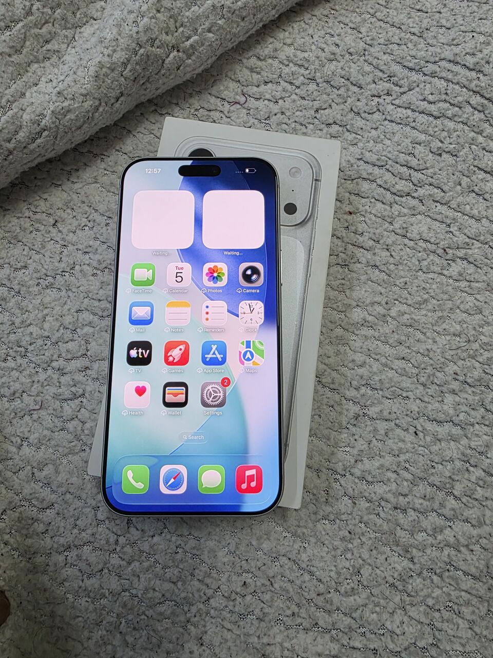 Khobar, Mobile Phones, SAR 4800,  IPhone 17 Pro Max 256gb Sale Swap 100 Battery 30 Cycle Count Silver Color