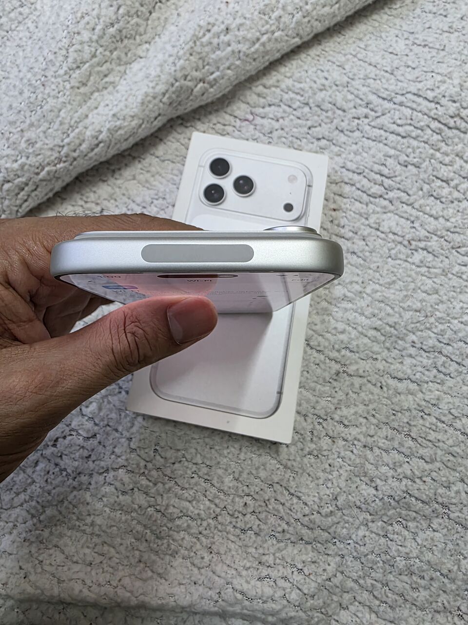 Khobar, Mobile Phones, SAR 4800,  IPhone 17 Pro Max 256gb Sale Swap 100 Battery 30 Cycle Count Silver Color