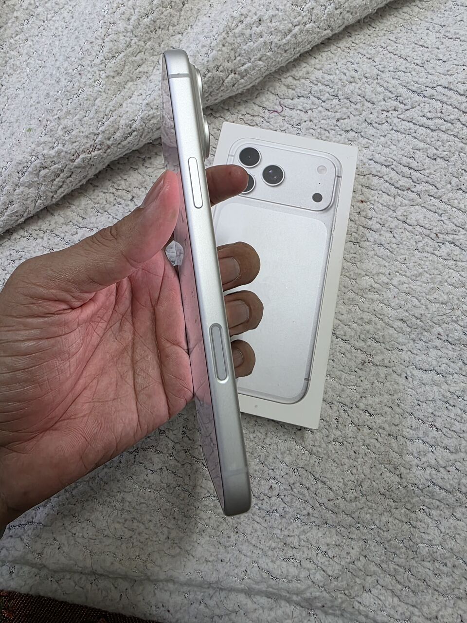 Khobar, Mobile Phones, SAR 4800,  IPhone 17 Pro Max 256gb Sale Swap 100 Battery 30 Cycle Count Silver Color
