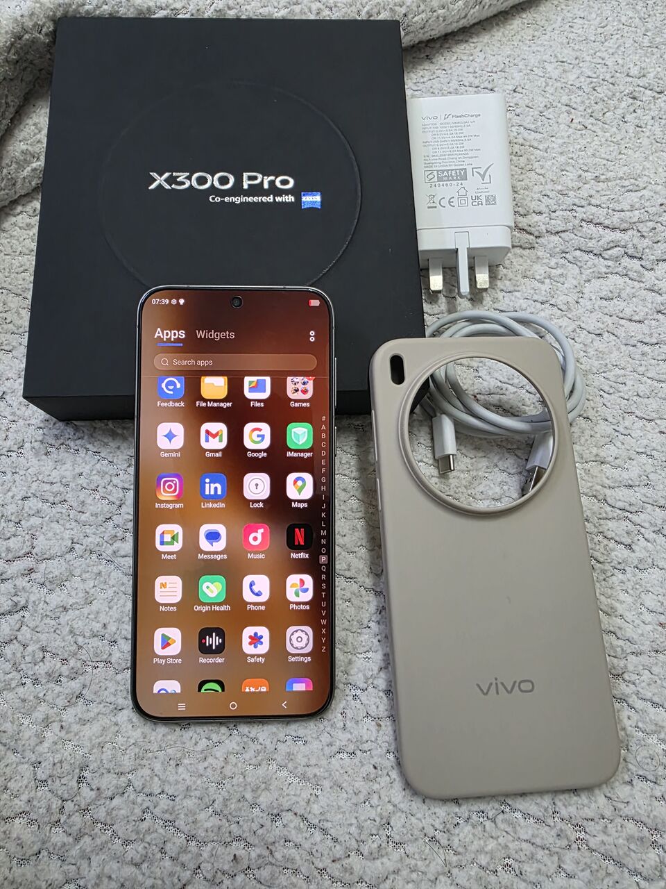 Khobar, Mobile Phones, SAR 3650,  Vivo X300 Pro 512gb 16+16gb Ram Same Brand New Few Days Use Only Serious Buyer Contact Me