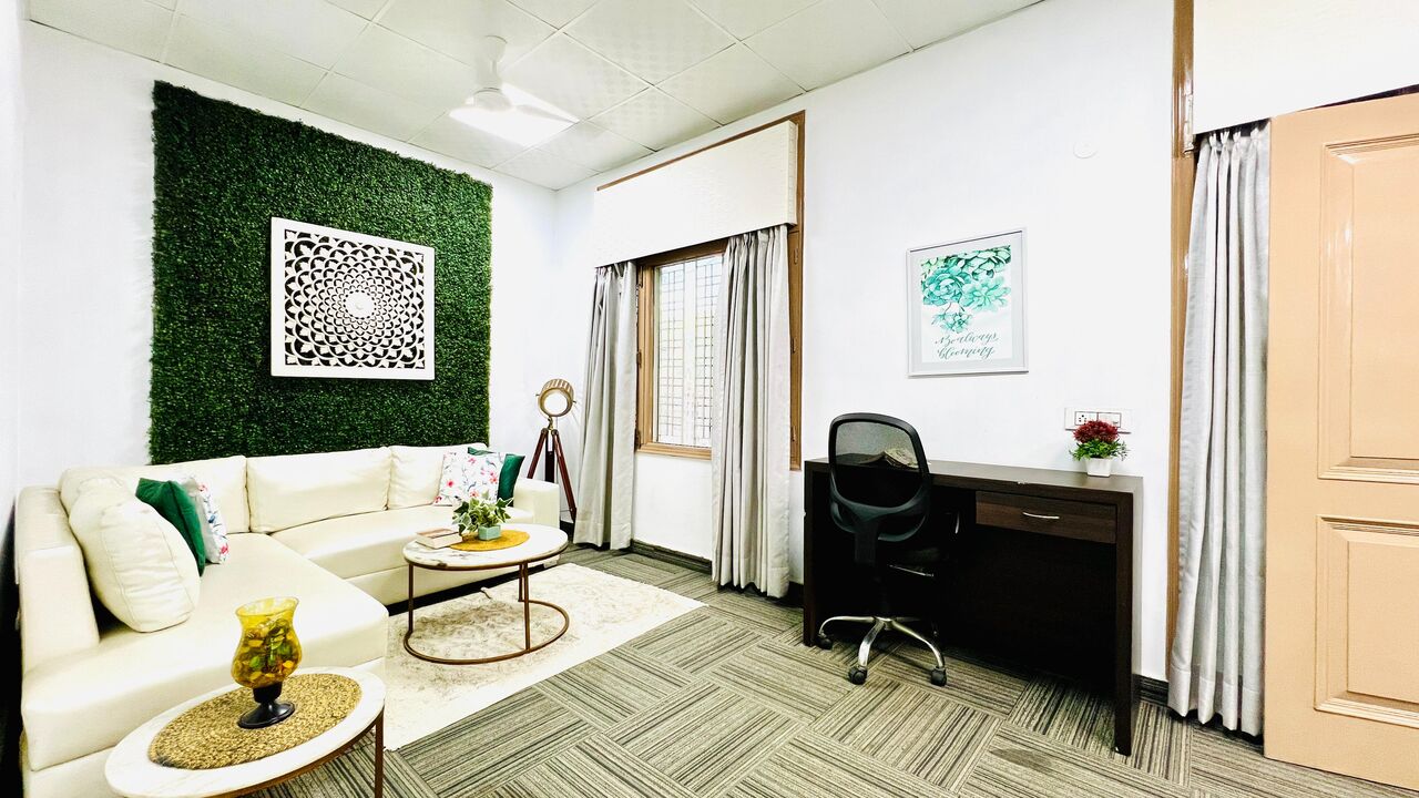 Gurgaon, Apartments, Flats, Houses & Villas, INR 4000/day,  Furnished,  1 BR,  450 Sq. Feet,  One Bedroom Apartment Galleria