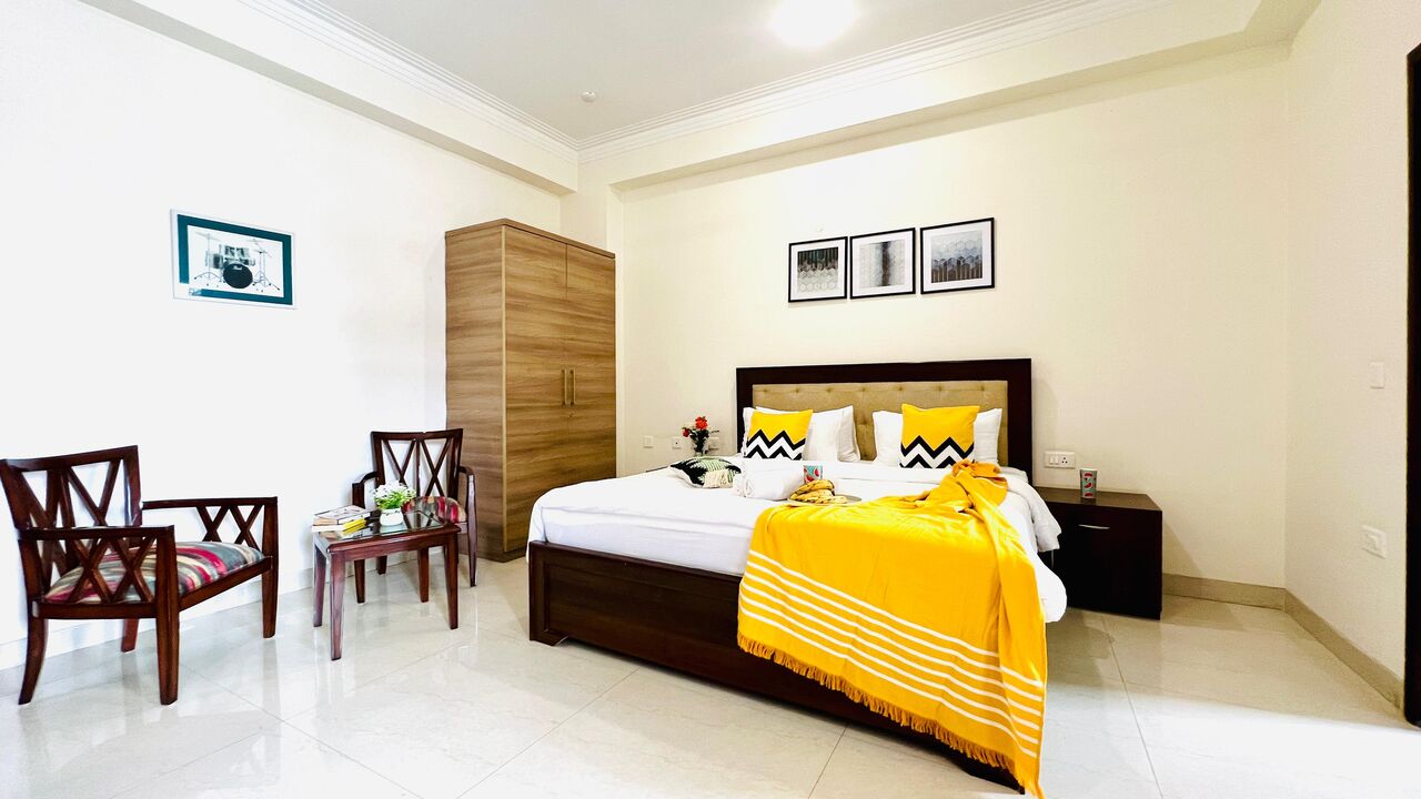 Gurgaon, Apartments, Flats, Houses & Villas, INR 2500/day,  Furnished,  Studio,  350 Sq. Feet,  Studio Apartment Golf Course Road