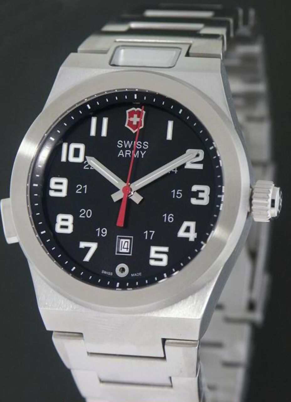 Manama, Watches, BHD 150,  Victorinox Swiss Army Night Vision II - 241130