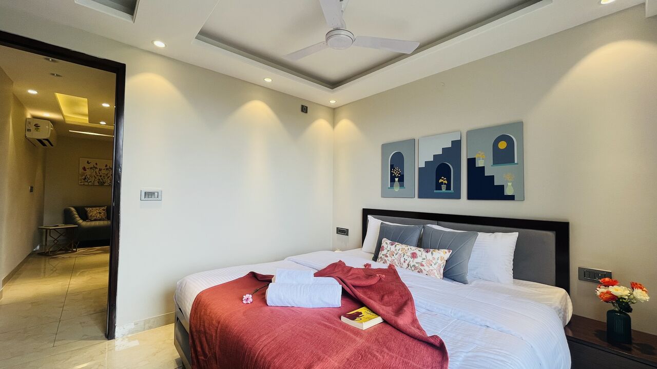 Gurgaon, Apartments, Flats, Houses & Villas, INR 4000/day,  Furnished,  1 BR,  600 Sq. Meter,  Zen Suites Sec 14, DLF Gurgaon