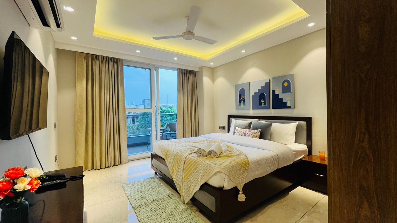 Gurgaon, Apartments, Flats, Houses & Villas, INR 4000/day,  Furnished,  1 BR,  600 Sq. Meter,  Zen Suites Sec 14, DLF Gurgaon