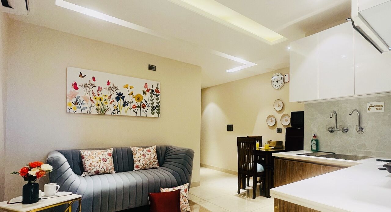 Gurgaon, Apartments, Flats, Houses & Villas, INR 4000/day,  Furnished,  1 BR,  600 Sq. Meter,  Zen Suites Sec 14, DLF Gurgaon
