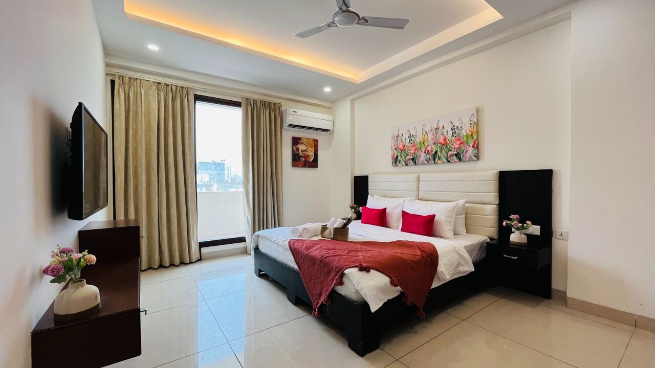 Gurgaon, Apartments, Flats, Houses & Villas, INR 7000/day,  Furnished,  2 BR,  Bluo 2 BHK - Golf Course Road | Balcony, Lift