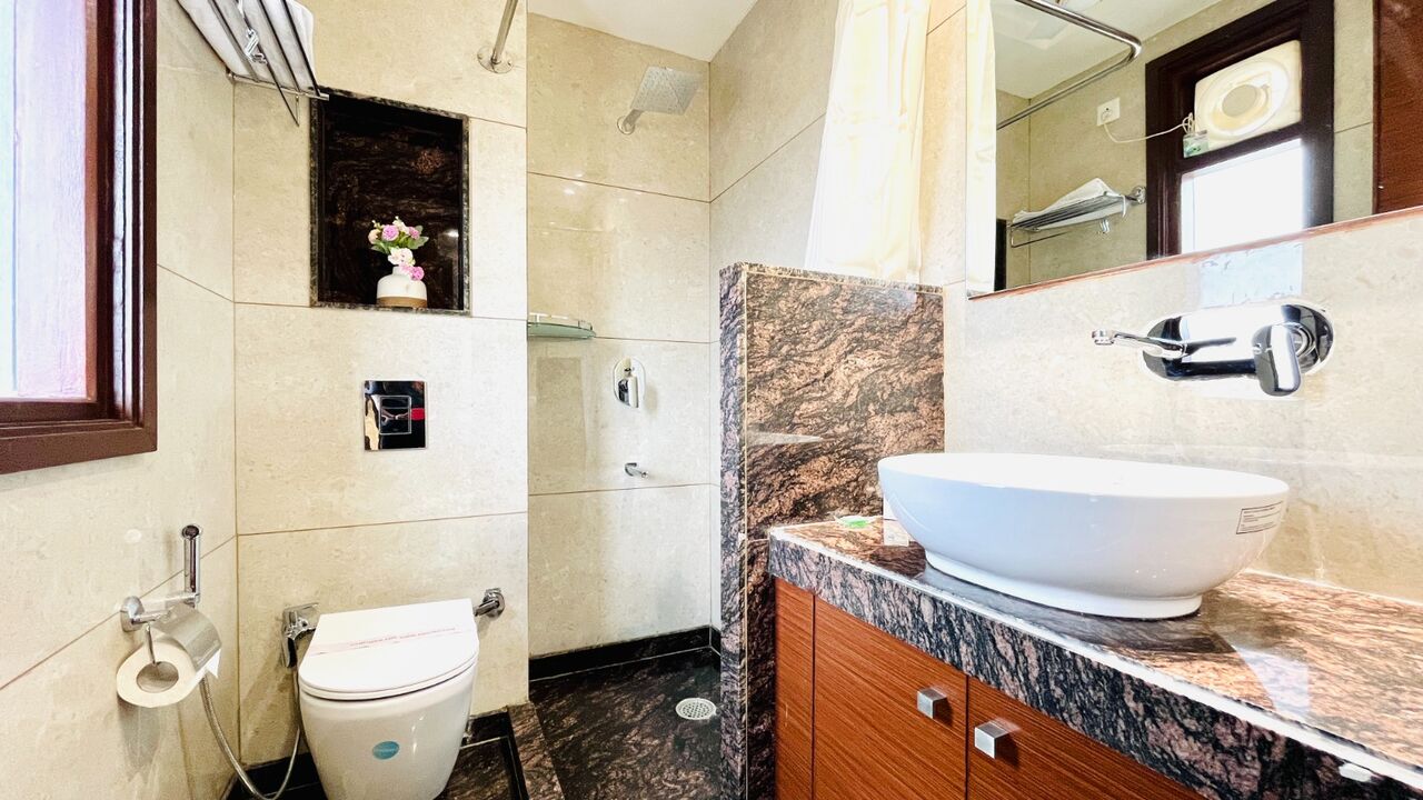 Gurgaon, Apartments, Flats, Houses & Villas, INR 7000/day,  Furnished,  2 BR,  Bluo 2 BHK - Golf Course Road | Balcony, Lift