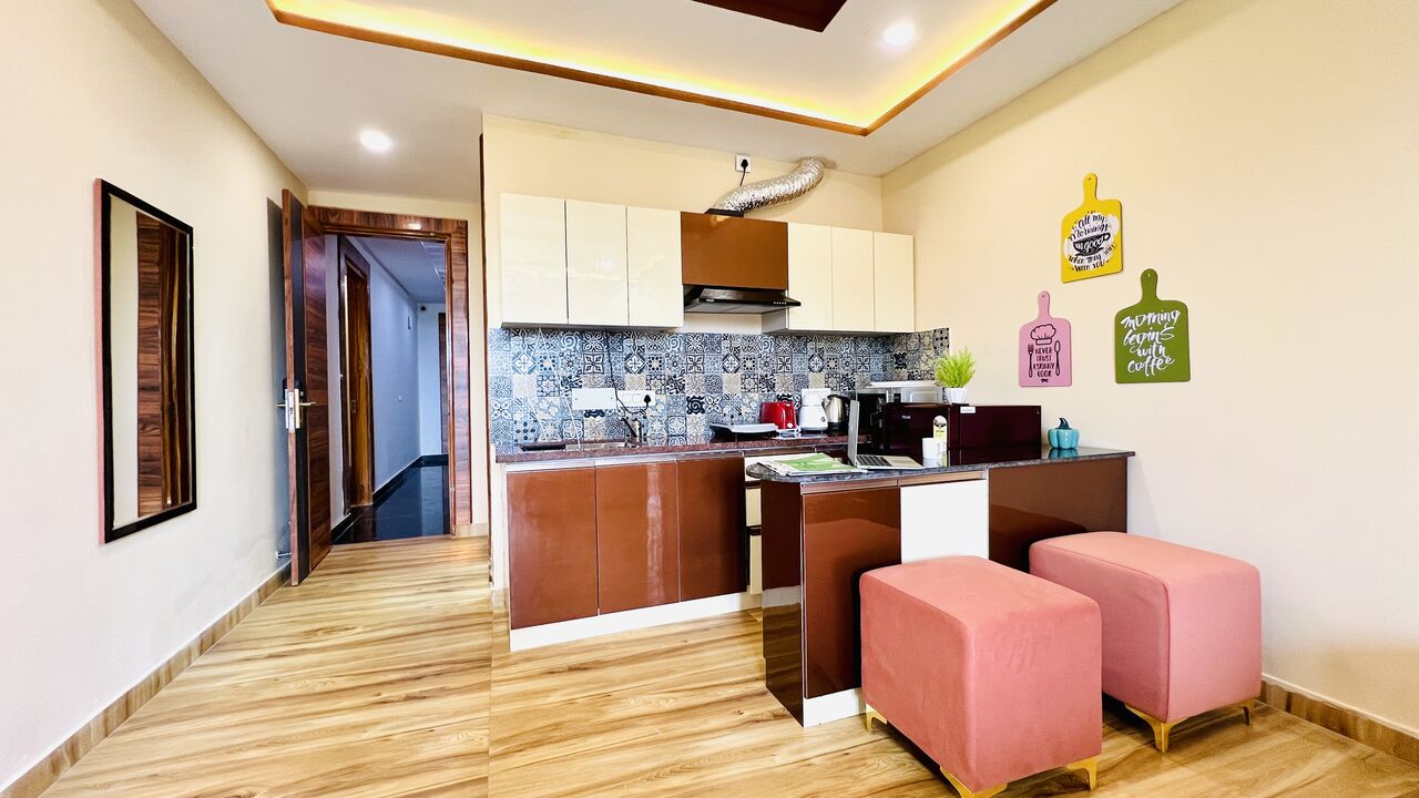 Gurgaon, Apartments, Flats, Houses & Villas, INR 3000/day,  Furnished,  Studio,  350 Sq. Meter,  BluO Studio @ Medanta Medicity - Kitchen, Balcony