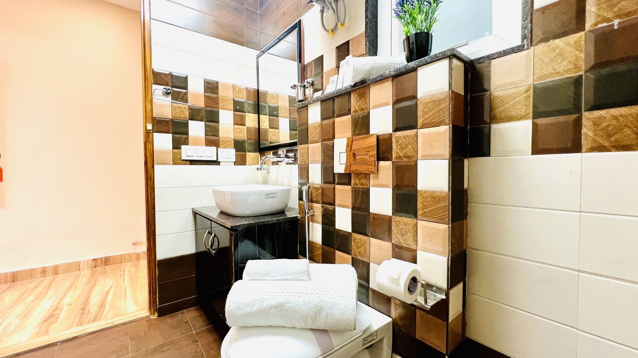 Gurgaon, Apartments, Flats, Houses & Villas, INR 3000/day,  Furnished,  Studio,  350 Sq. Meter,  BluO Studio @ Medanta Medicity - Kitchen, Balcony