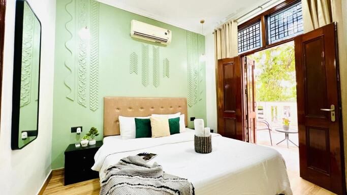 Gurgaon, Apartments, Flats, Houses & Villas, INR 4000/day,  Furnished,  1 BR,  450 Sq. Feet,  BluO 1BHK Galleria Market - Patio, Gym TT