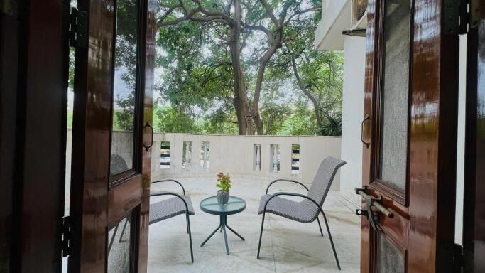 Gurgaon, Apartments, Flats, Houses & Villas, INR 4000/day,  Furnished,  1 BR,  450 Sq. Feet,  BluO 1BHK Galleria Market - Patio, Gym TT