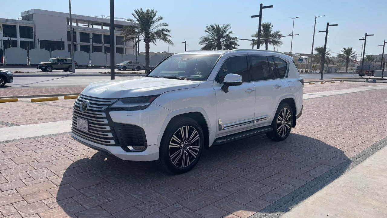 Dammam, Vehicles, Cars & Trucks , SAR 505,  Lexus LX 600,  2025,  Automatic,  57766 KM,   BB &mdash; Saudi Specs, Full Options, White - Red