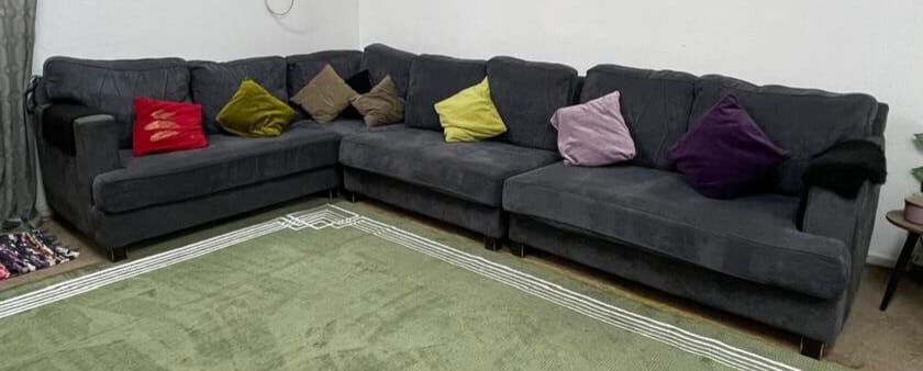 Makkah, Free Items, Dining Table & 6-seater Sofa In Good Condition