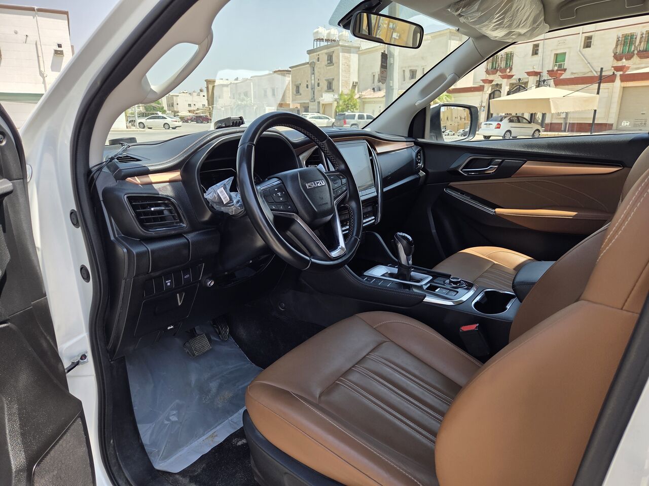 Dammam, Vehicles, Cars & Trucks , SAR 90000,  Isuzu MU-X 3.0TD 4X4 ODO 38250km Diesel Engine Service By Authorized Service Company,  2023,  Automatic,  38250 KM,