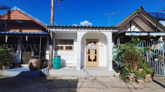 Bangkok, Real Estate For Sale, THB 1050000,  2 BR,  17 Sq. Feet,  Townhouse, Thanyaphruek Village, Klong 7, Renovated, Ready To Move In.