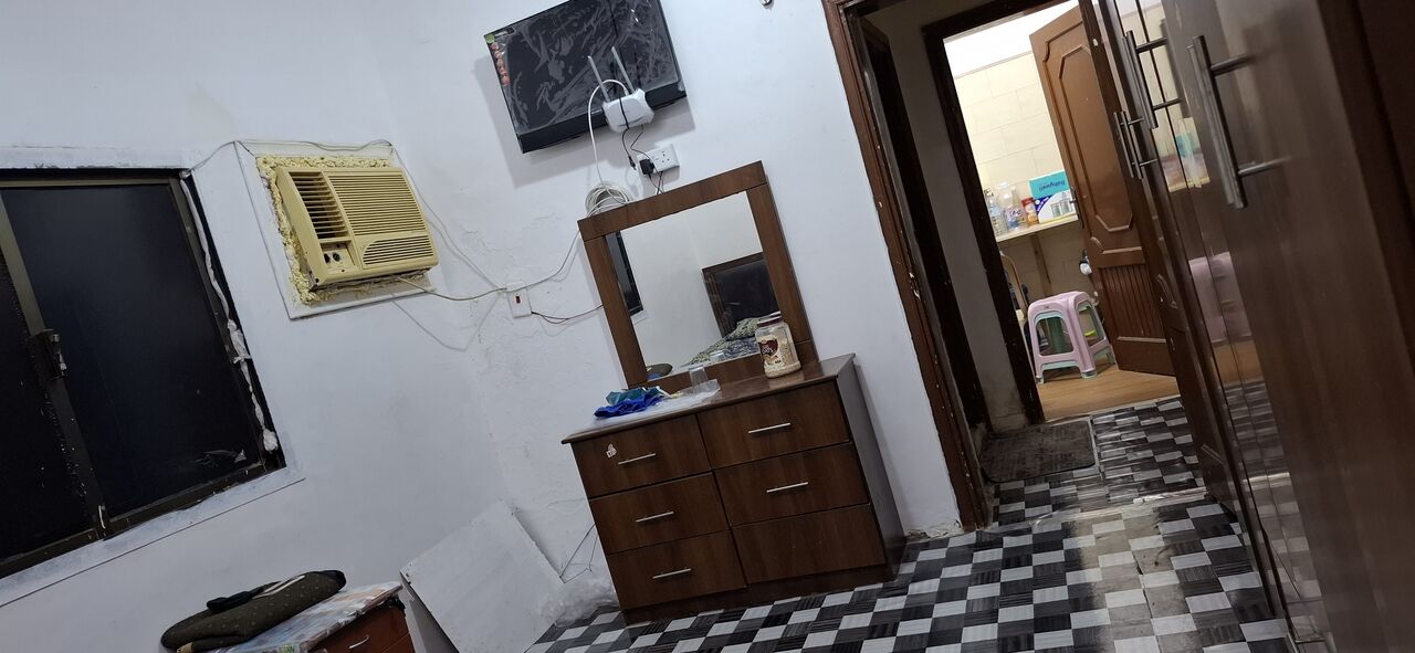 Jeddah, Roommates, SAR 900500/month,  Furnished,  Iam Offering A Seperate Room And A Bed Space For A Decent Indian Or Pakistani Bachelor.