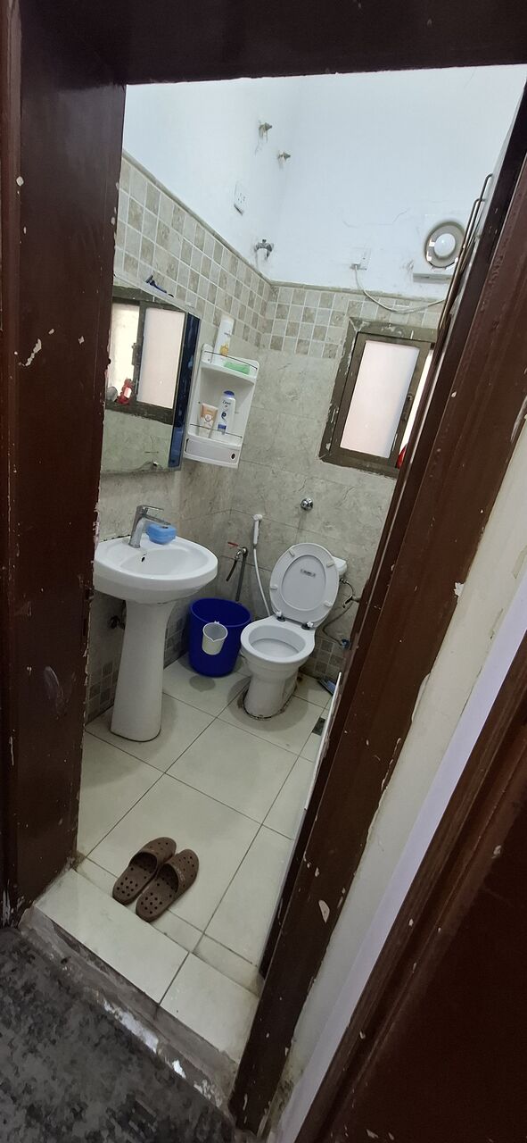 Jeddah, Roommates, SAR 900500/month,  Furnished,  Iam Offering A Seperate Room And A Bed Space For A Decent Indian Or Pakistani Bachelor.