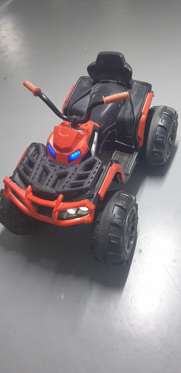Muharraq, Baby & Kid Stuff, BHD 24,  Electric Racing Sports CAR...ideal For Kids