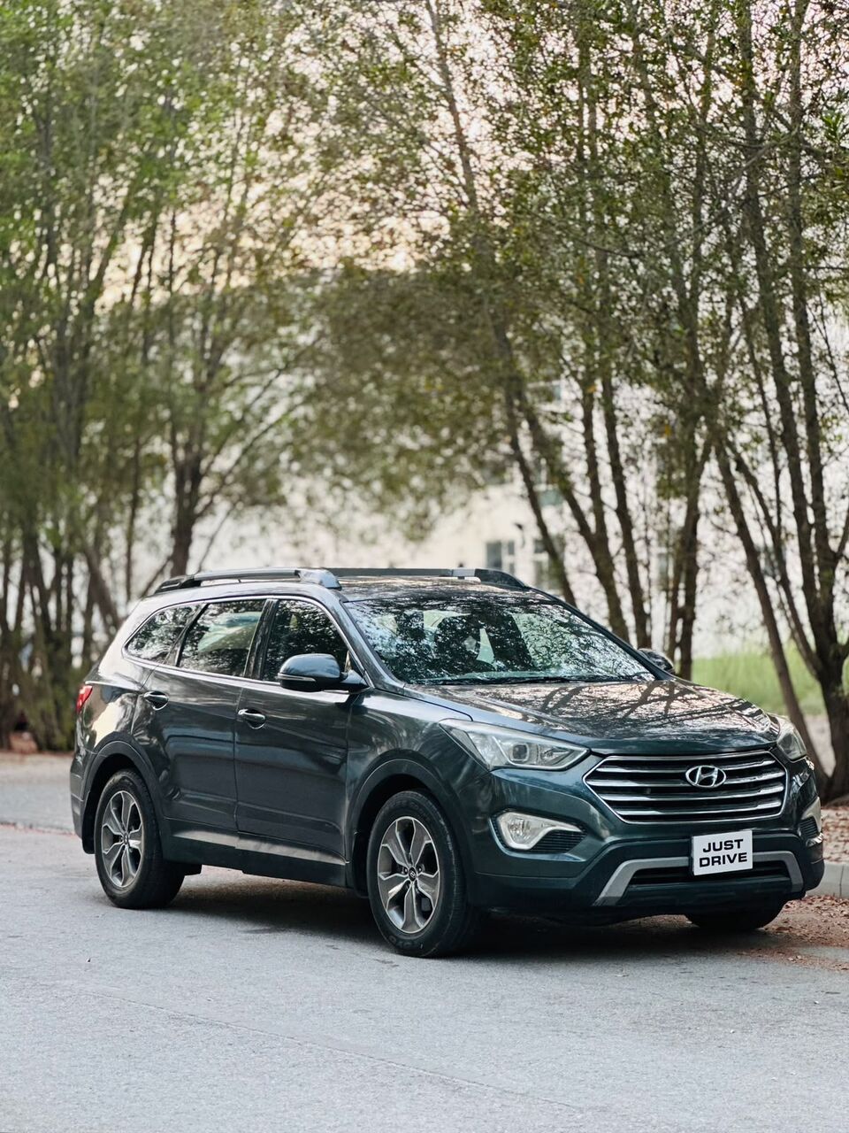 Segaya, Vehicles, Cars & Trucks , BHD 3450,  Hyundai Santa Fe,  2015,  Automatic,  185000 KM,  HYUNDAI SANTAFE  MODEL WELL MAINTAINED SUV CALL OR WHATSAPP ON 35400768 ,33665080