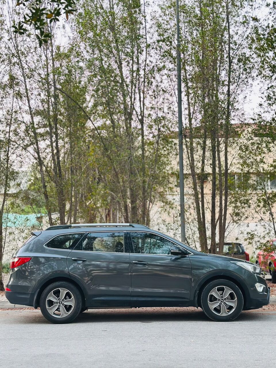 Segaya, Vehicles, Cars & Trucks , BHD 3450,  Hyundai Santa Fe,  2015,  Automatic,  185000 KM,  HYUNDAI SANTAFE  MODEL WELL MAINTAINED SUV CALL OR WHATSAPP ON 35400768 ,33665080