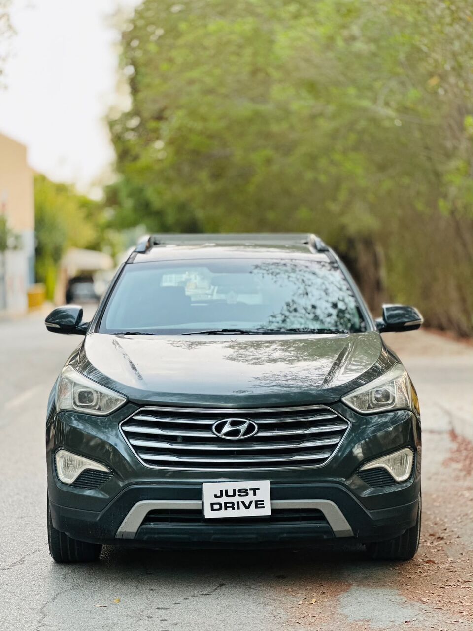 Segaya, Vehicles, Cars & Trucks , BHD 3450,  Hyundai Santa Fe,  2015,  Automatic,  185000 KM,  HYUNDAI SANTAFE  MODEL WELL MAINTAINED SUV CALL OR WHATSAPP ON 35400768 ,33665080