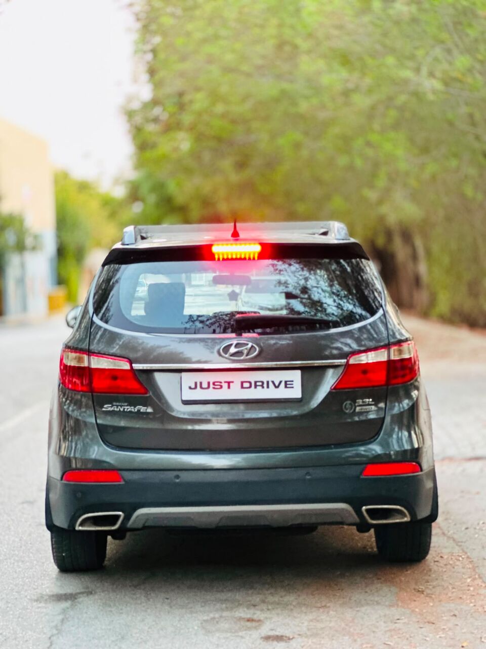 Segaya, Vehicles, Cars & Trucks , BHD 3450,  Hyundai Santa Fe,  2015,  Automatic,  185000 KM,  HYUNDAI SANTAFE  MODEL WELL MAINTAINED SUV CALL OR WHATSAPP ON 35400768 ,33665080