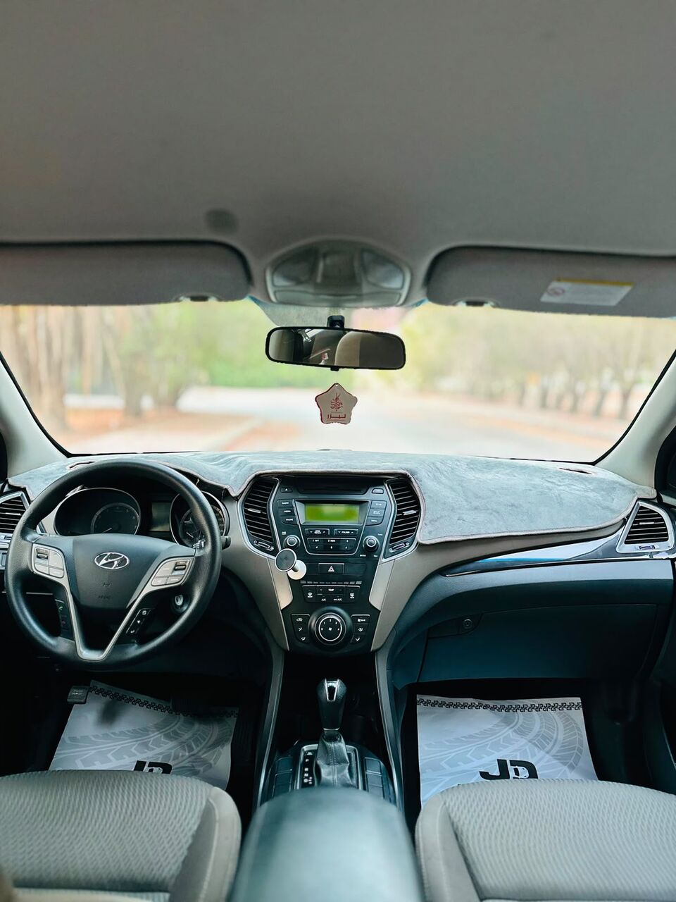 Segaya, Vehicles, Cars & Trucks , BHD 3450,  Hyundai Santa Fe,  2015,  Automatic,  185000 KM,  HYUNDAI SANTAFE  MODEL WELL MAINTAINED SUV CALL OR WHATSAPP ON 35400768 ,33665080