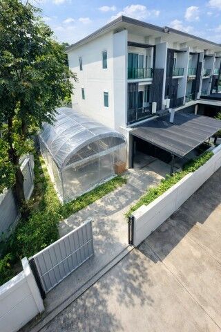 Bangkok, Villas, THB 19999,  46 Sq. Feet,  Natural Garden View, Rattanathibet, Corner Townhome, 3 Floors, 3 Bedrooms, 3 Bathrooms,