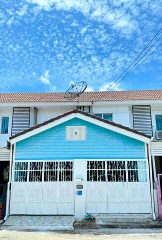 Bangkok, Villas, THB 8999,  20 Sq. Feet,  Bang Phli Yai, Nam Daeng-Theparak, Mega Bangna 2.4 Km. Townhouse, 2 Floors, 3 Bedrooms, 2
