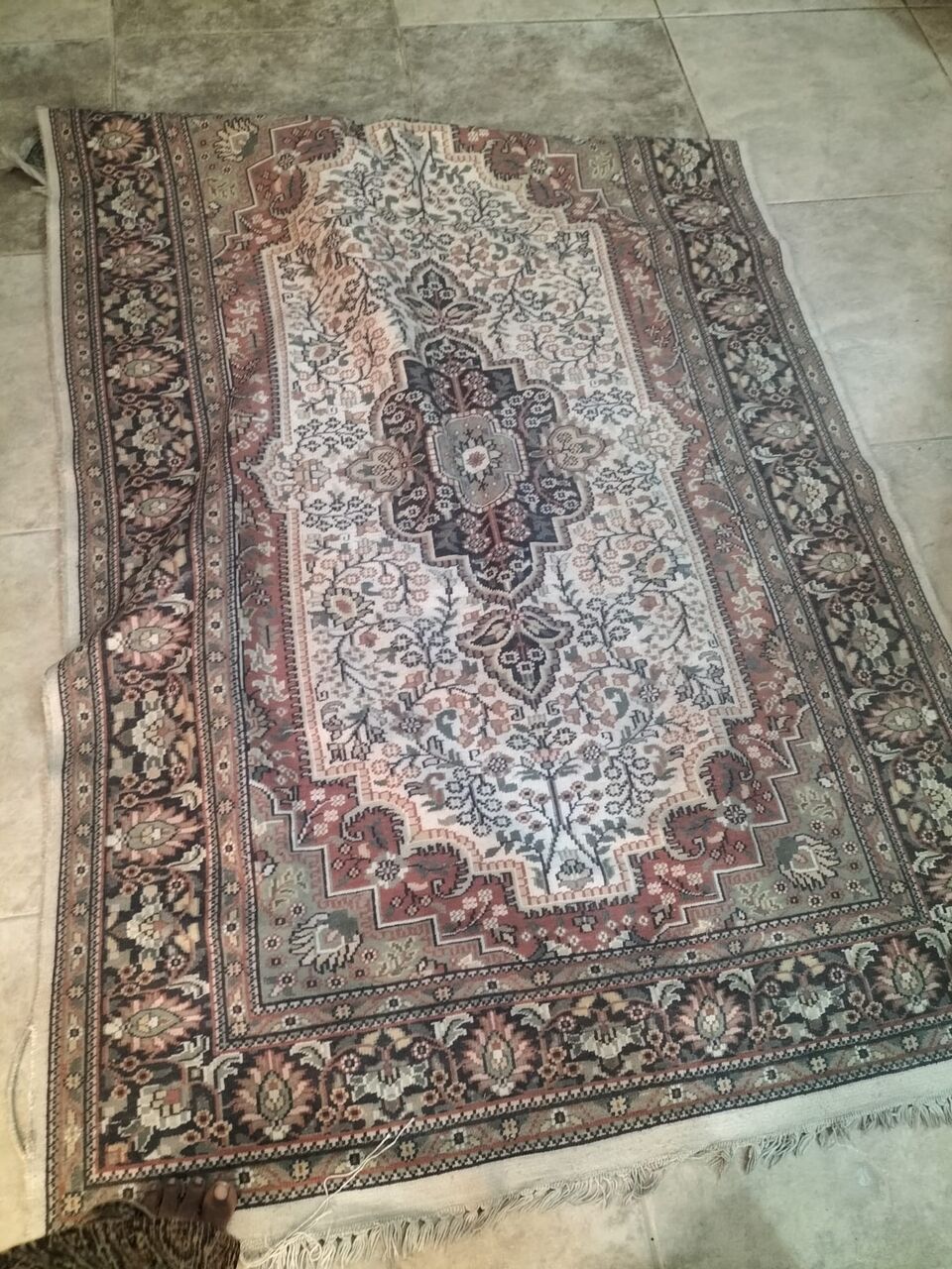 Manama, Household Items, BHD 5,  Rugs And Furnitures