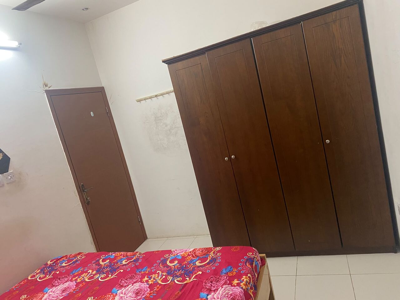 Gudaibiya, Apartments, Flats, Houses & Villas, BHD 120/month,  Furnished,  2 Bedroom Flat For Rent Neat Nesto, Awal Plaza Gudhaibiya (1 Room And 2 Partition Room)