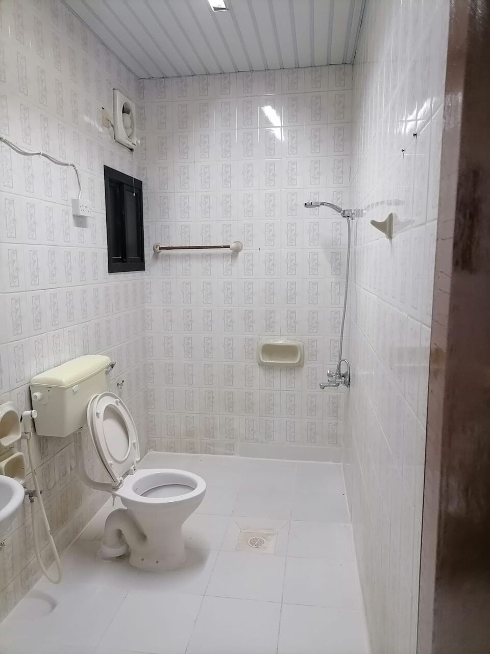 Gudaibiya, Apartments, Flats, Houses & Villas, BHD 120/month,  Furnished,  2 Bedroom Flat For Rent Neat Nesto, Awal Plaza Gudhaibiya (1 Room And 2 Partition Room)