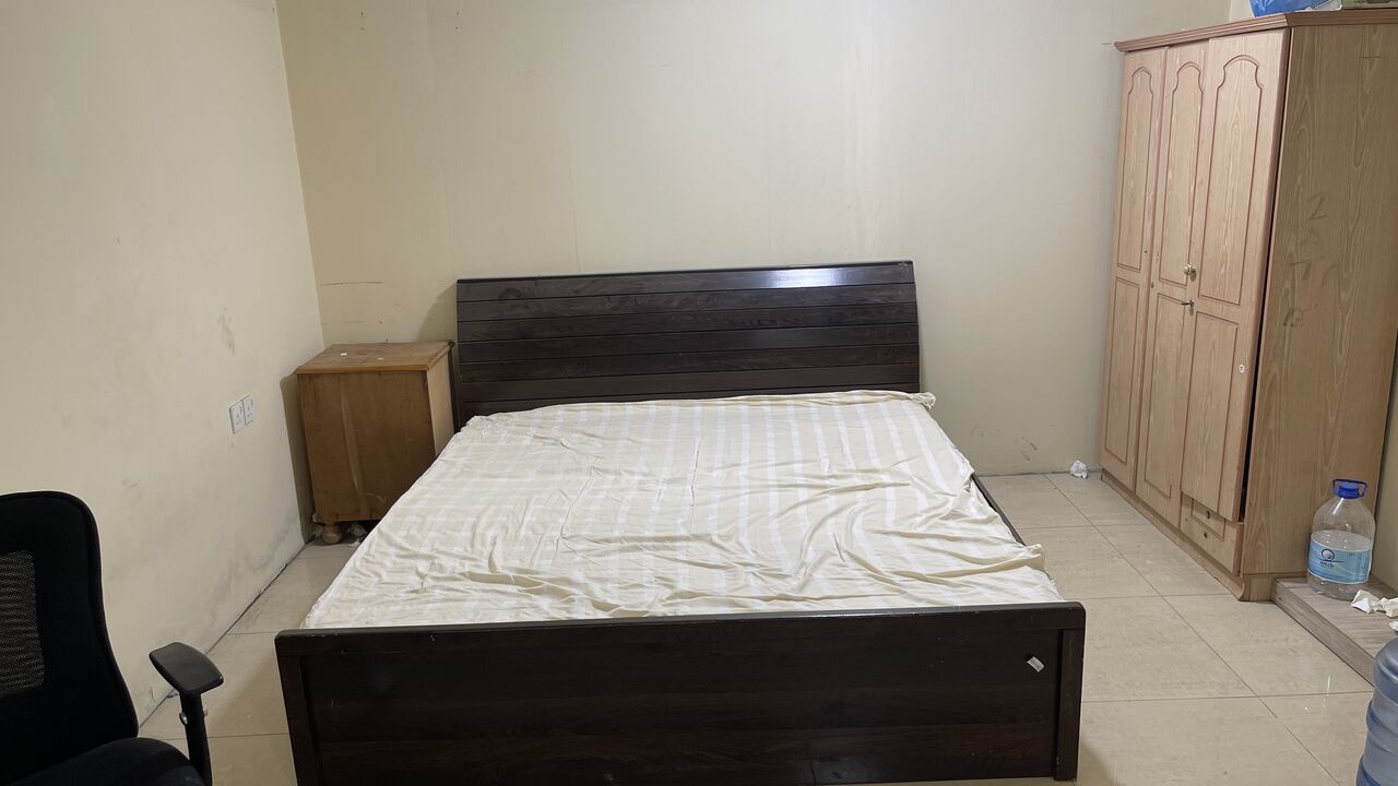Jeddah, Rooms for Rent, SAR 900/month,  1 Room Available In 3BHK For Single Executive