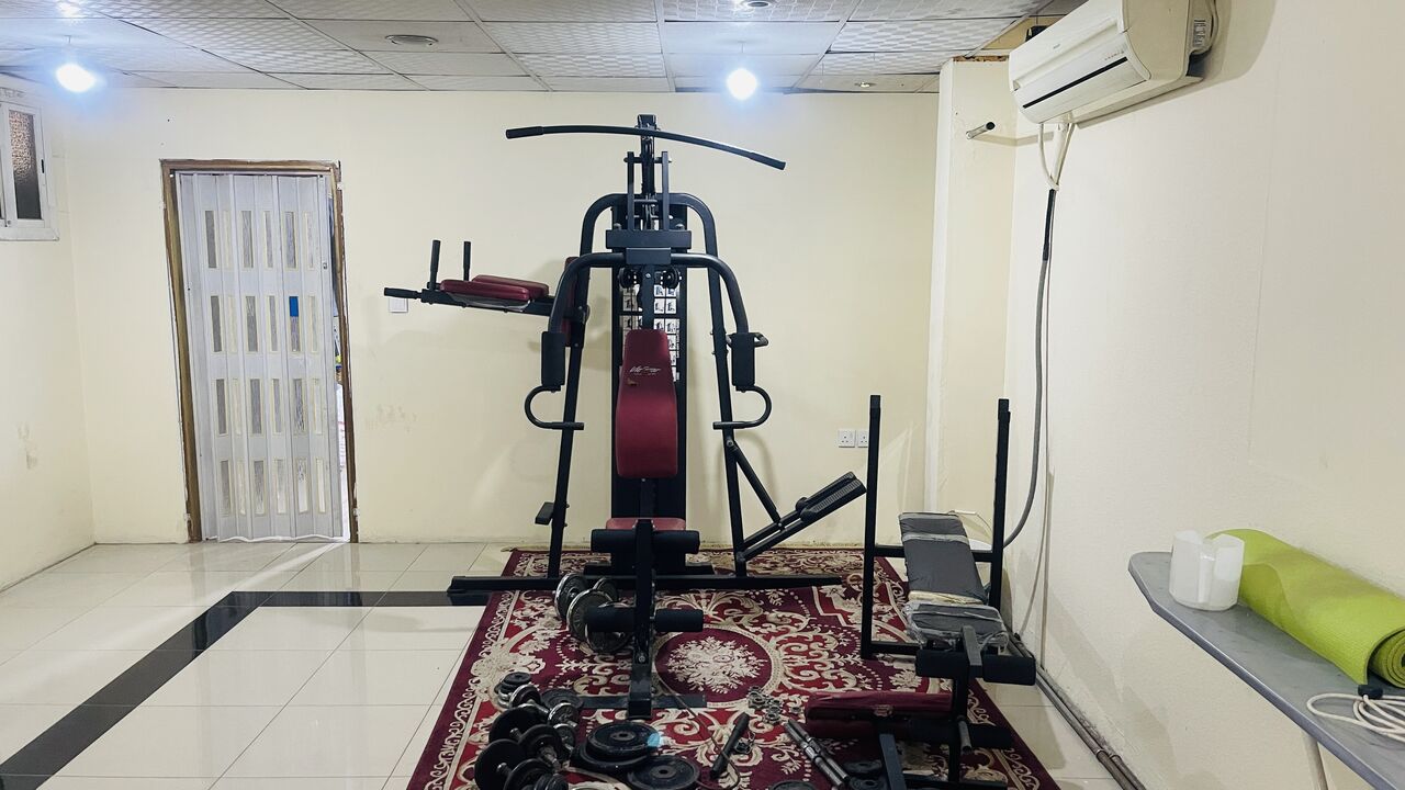 Jeddah, Rooms for Rent, SAR 900/month,  1 Room Available In 3BHK For Single Executive