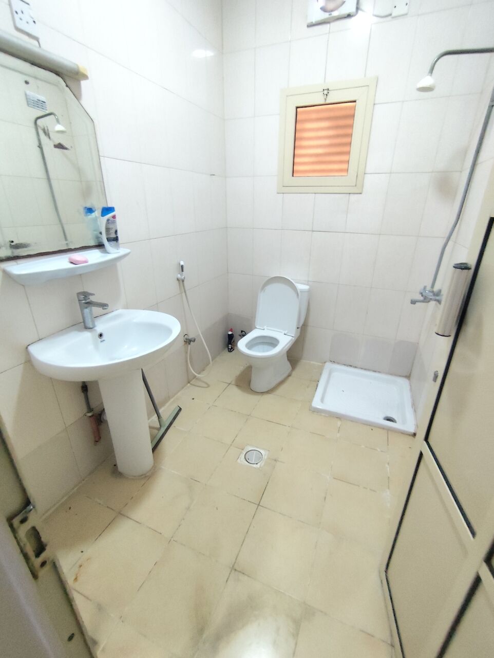 Busaiteen, Apartments, Flats, Houses & Villas, BHD 220/year,  2 BR,  Fully Furnished Flat For Rent In Busaiteen Two Bedrooms 220 Bd Including Ewa Unlimited