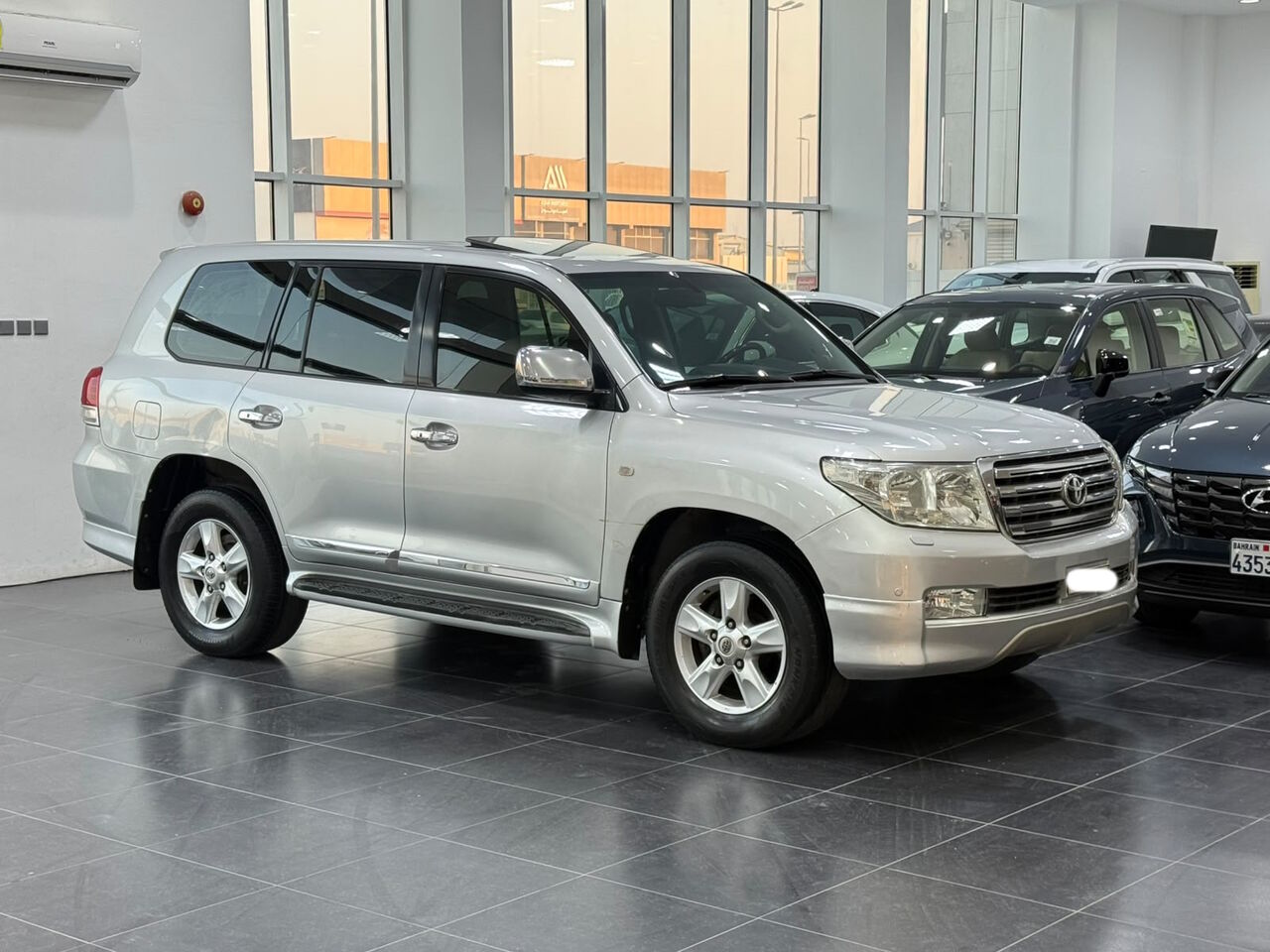 Manama, Vehicles, Cars & Trucks , BHD 6900,  Toyota Land Cruiser VX-R,  2010,  Automatic,  433600 KM,    (Silver)