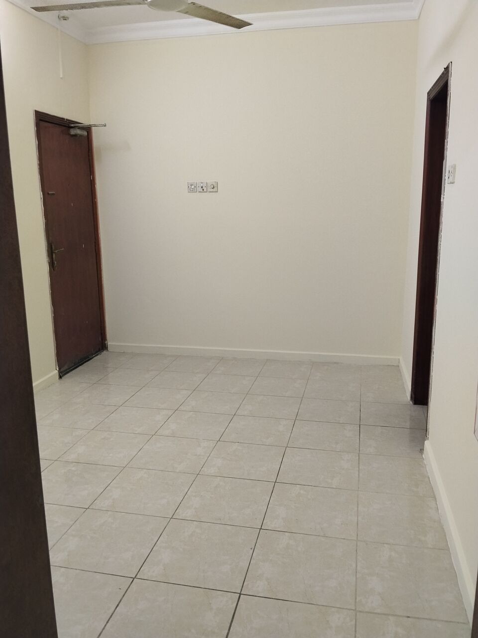 Manama, Apartments, Flats, Houses & Villas, BHD 220/month,  Two BHK Flat For Rent In Ras Ruman Near Manama Pharmacy With Ewa 220 Con : 39890680