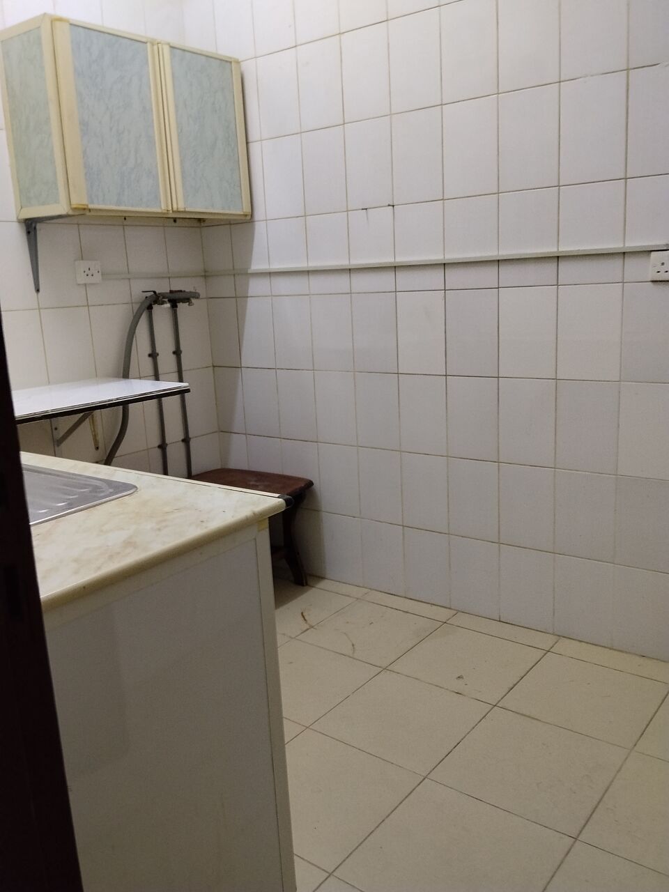 Manama, Apartments, Flats, Houses & Villas, BHD 220/month,  Two BHK Flat For Rent In Ras Ruman Near Manama Pharmacy With Ewa 220 Con : 39890680