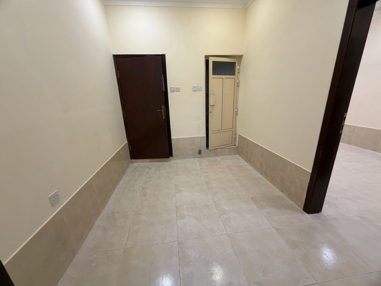 Salmaniya, Apartments, Flats, Houses & Villas, BHD 120/month,  1 BR,  1 Bedroom Flat For Rent Unlimted Ewa