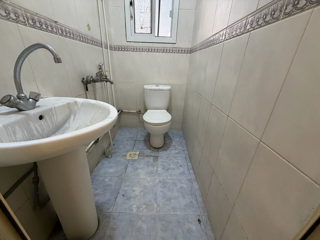 Salmaniya, Apartments, Flats, Houses & Villas, BHD 120/month,  1 BR,  1 Bedroom Flat For Rent Unlimted Ewa