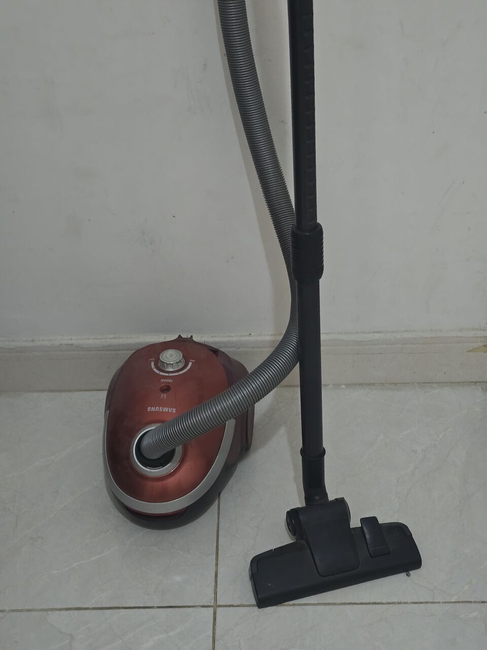 Yanbu, Household Items, SAR 75,  Samsung Vacuum Cleaner For Sale