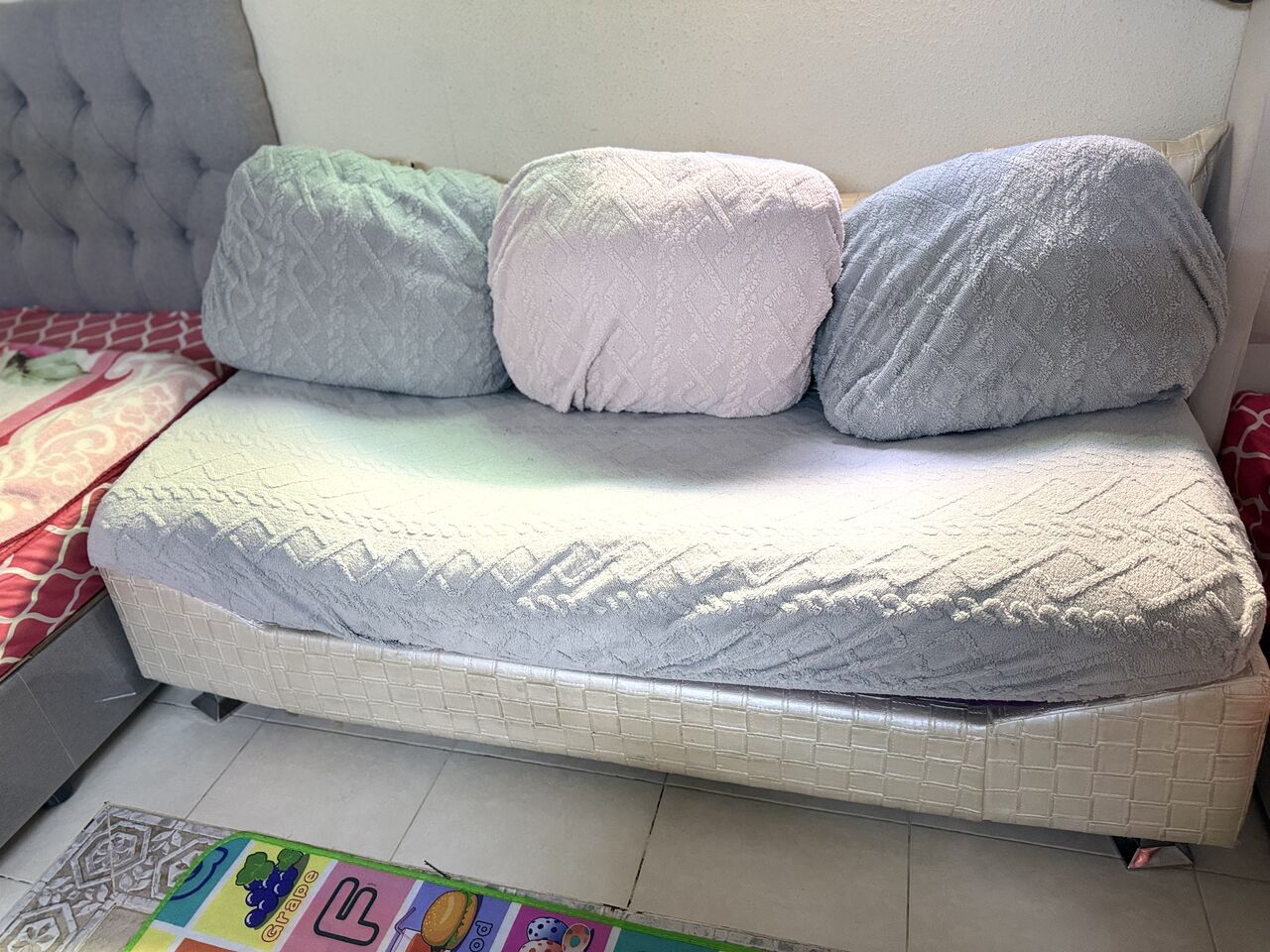 Riyadh, Furniture, SAR 200,  1 Couch+ 2 Big Chairs