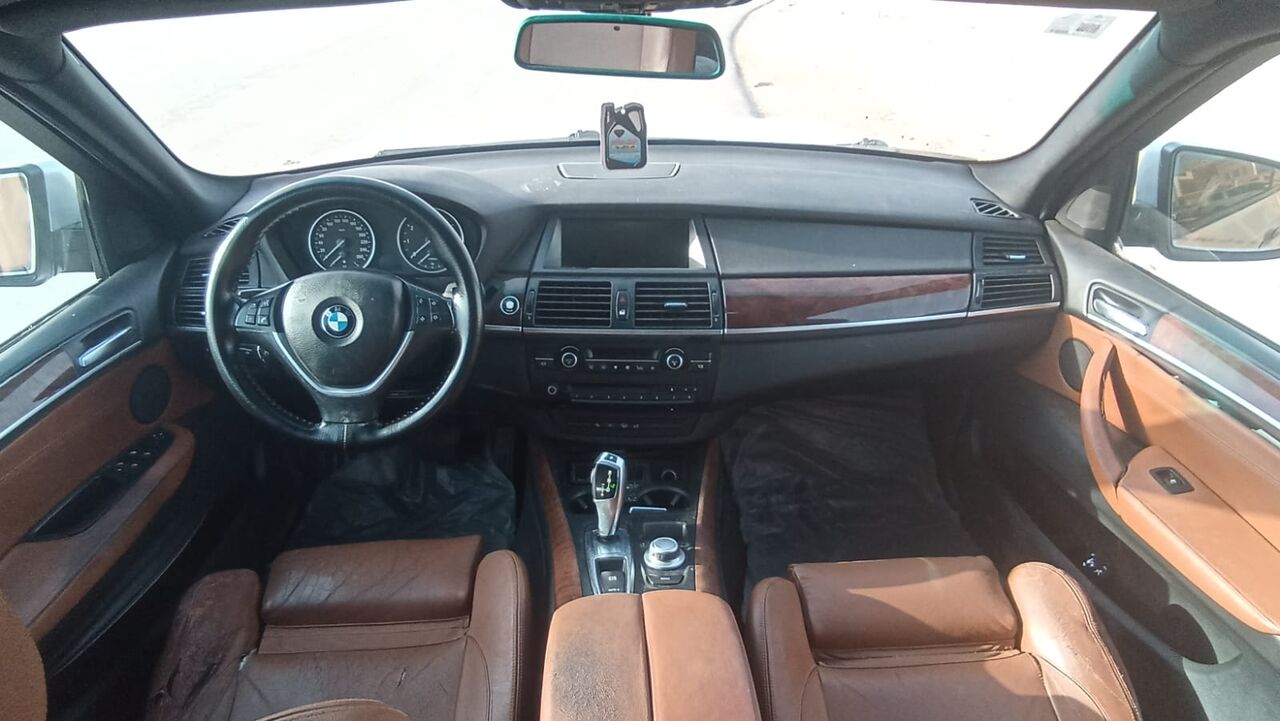 Riyadh, Vehicles, Cars & Trucks , SAR 22000,  Bmw X5,  2008,  Automatic,  440000 KM,    V8 No Turbo Full Option SUV 4x4 Vehicle Is In Excellent Original Condition