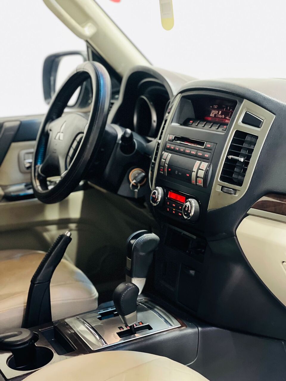 Riyadh, Vehicles, Cars & Trucks , SAR 46000,  Mitsubishi Pajero,  2016,  Automatic,  220000 KM,  Pajero  Excellent Condition